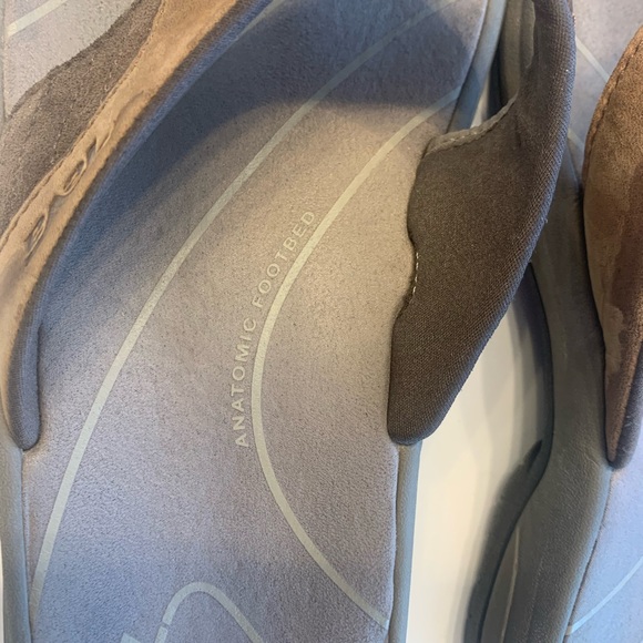 Teva- US 9 genuine leather flip flops Brown excellent condition - Picture 7 of 7